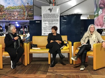 Mesa reúne pesquisadoras para discutir Carmen da Silva na Feira do Livro da Furg
